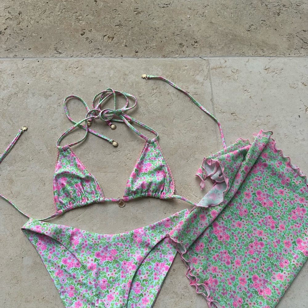 Kulani Kinis Floral Bikini Set